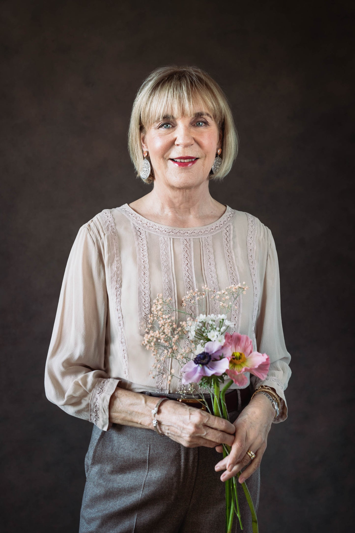 Studio Portrait, Standard