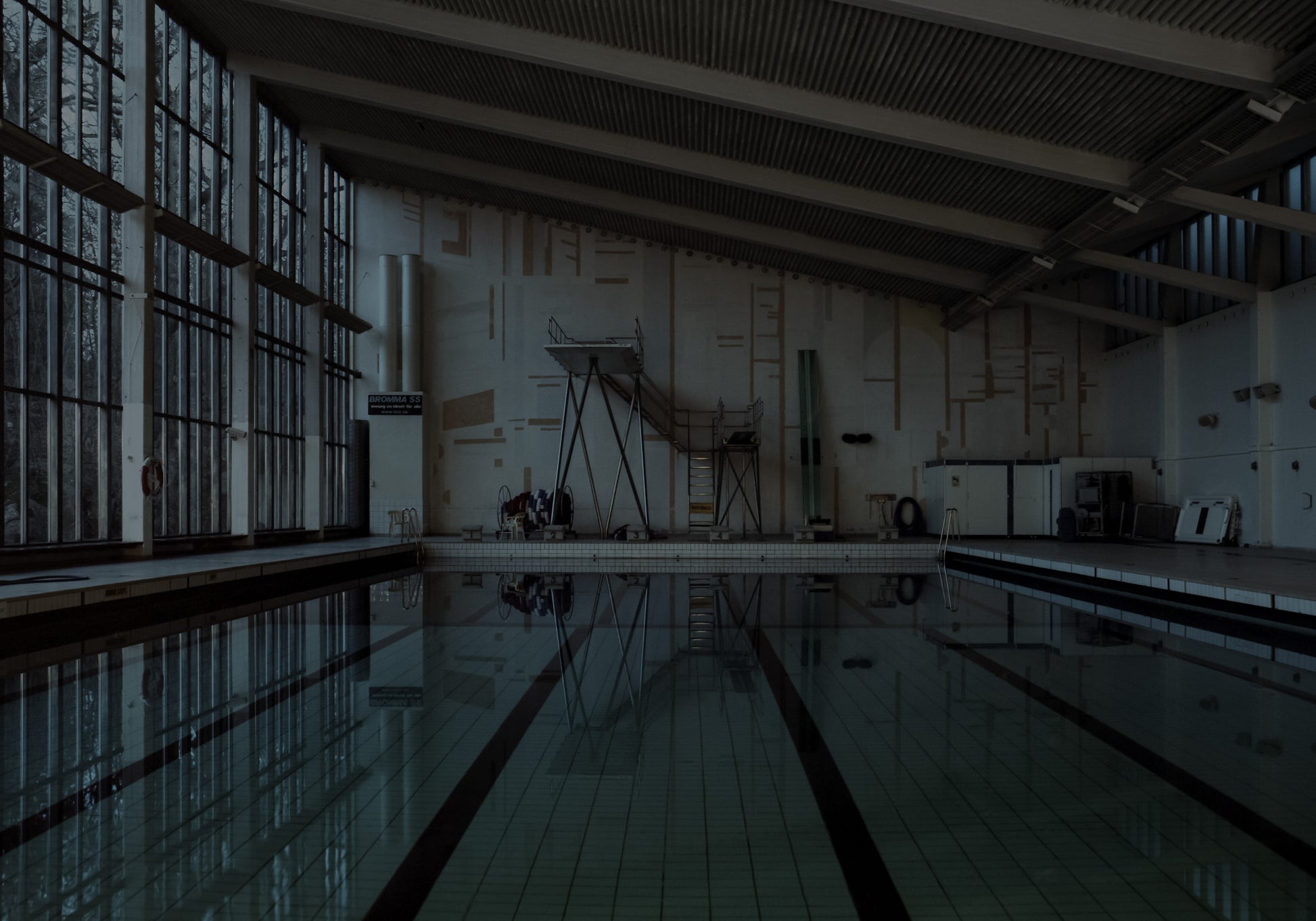 Sink Swim © Alison De Mars 2015 Swedish swimming pool Åkeshovs simhall arkitektur fine art photography