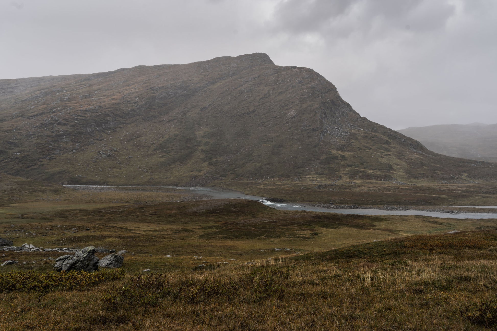 Viehtjer © Alison De Mars 2024, Padjelanta northern Sweden mountain landscape Sårjåsjaure fine art photography