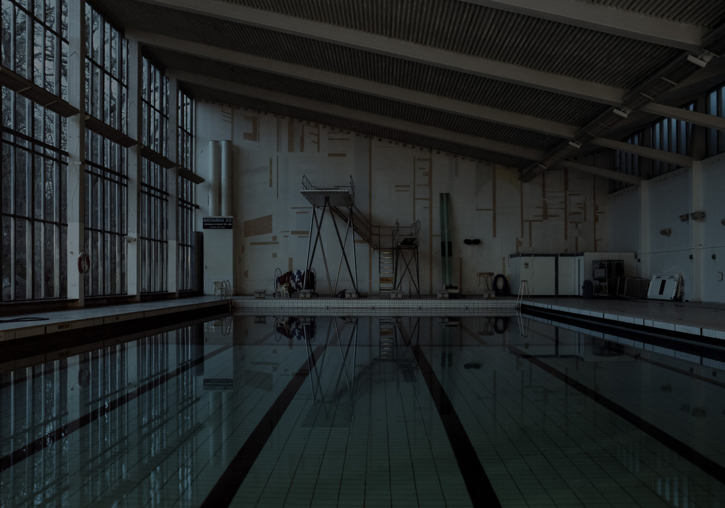 Sink Swim © Alison De Mars 2015 Swedish swimming pool Åkeshovs simhall arkitektur fine art photography